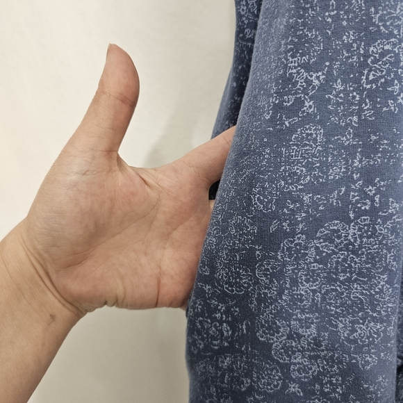 Frye Mini Tiered Sleeveless Shift Dress in Faded Bandana Blue - Picture 6 of 10